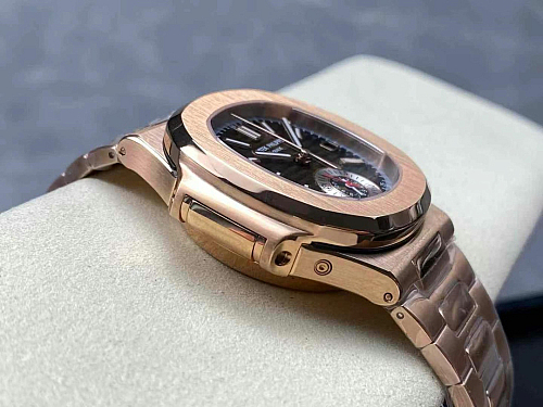 Replica Patek Philippe Nautilus 5980/1R-011 silver dial rose gold