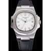 Seitenansicht der Patek Philippe 5711G, die die Gehäusedicke und die Krone zeigt