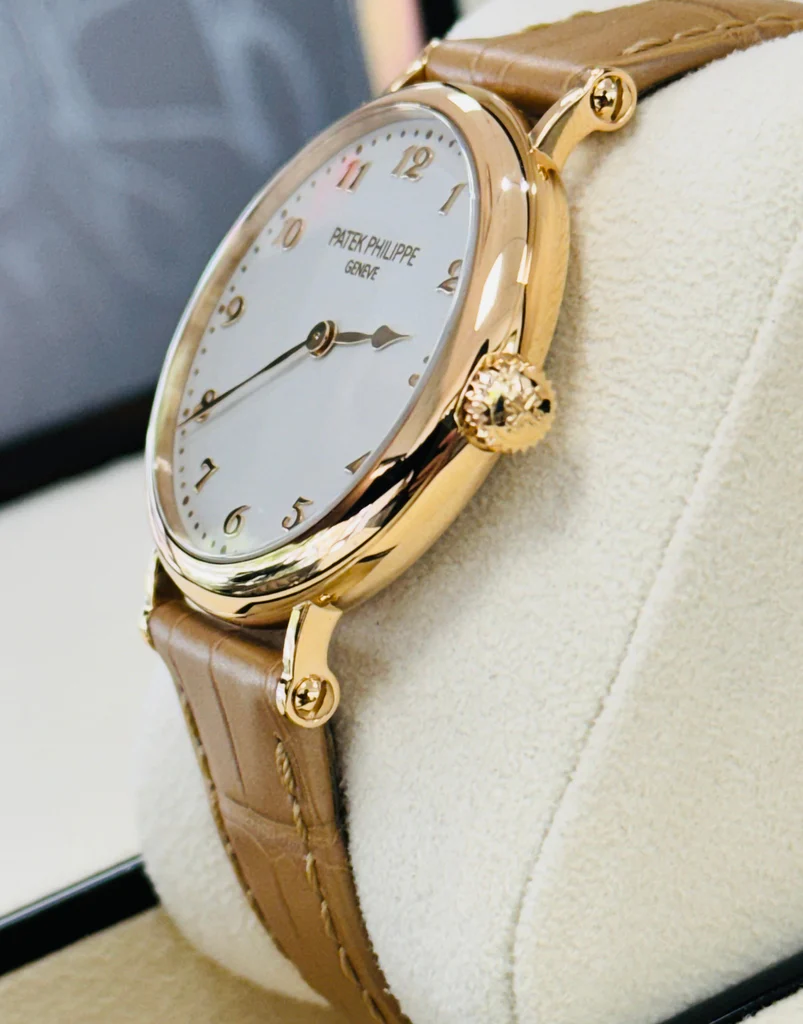 Replica Calatrava 7200R-001 Patek Philippe Ultra-thin mechanical self-winding movement. caseback