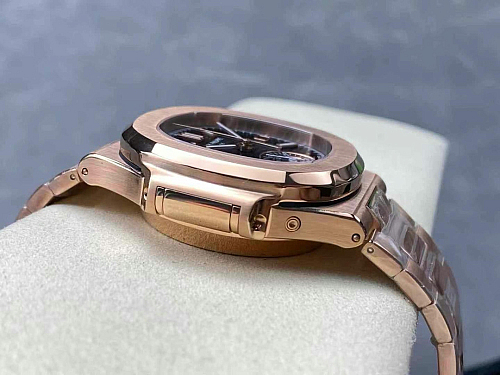 Replica Patek Philippe Nautilus 5980/1R-001 black dial rose gold 40.5mm