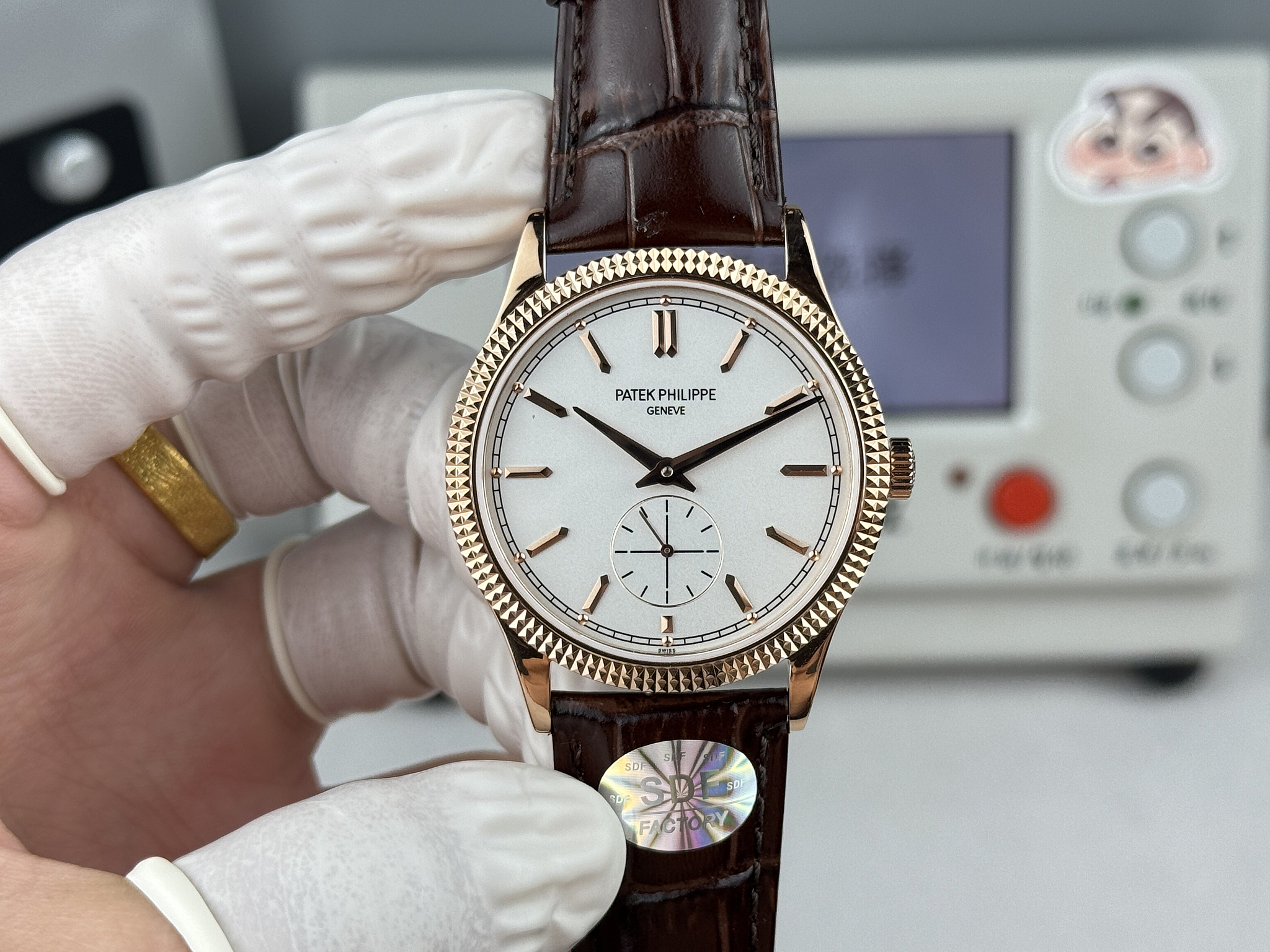 Replica Calatrava 6119R-001 Patek Philippe clasp detail