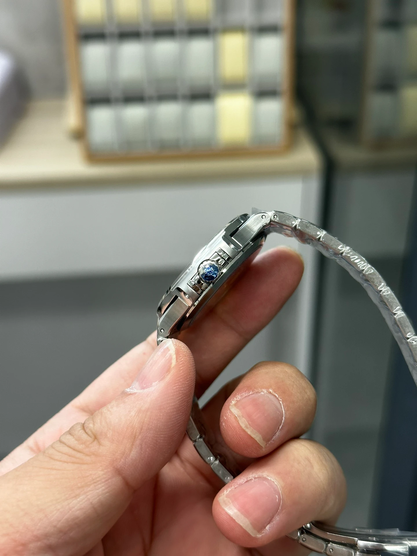 Replica Nautilus 7118/1200A-010 Patek Philippe “Ladies Automatic” clasp detail