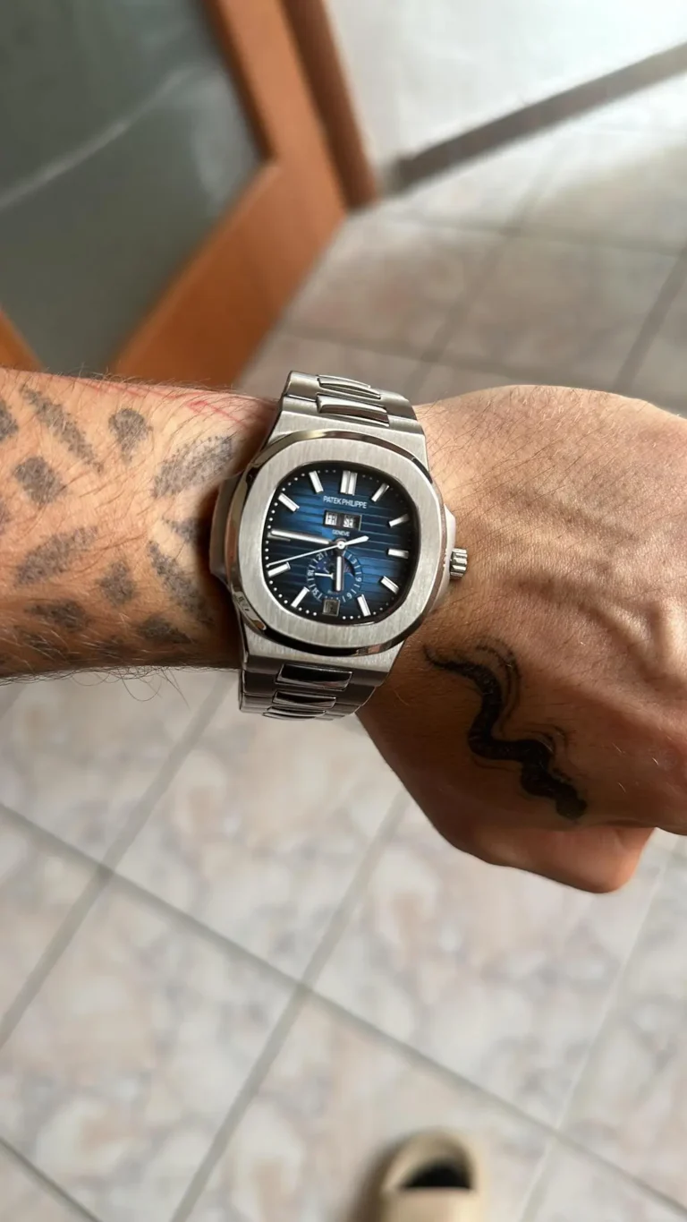Replica Nautilus 5726/1A-014 Patek Philippe Annual Calendar, Moon phases</br> <span style="color: #a8927b; font-size: 90%;">40.5 mm,Steel, Blue Dial</span> photo review