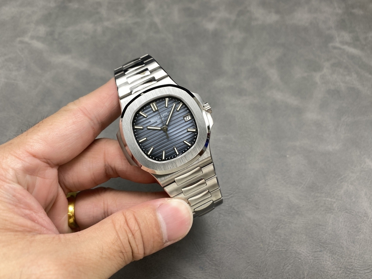 Replica Nautilus 5811/1G-001 Patek Philippe Date, Sweep seconds 41 mm,White gold