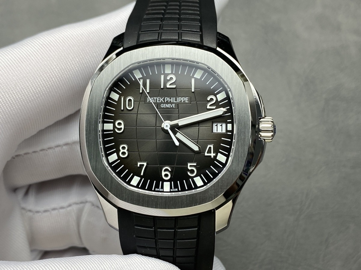 Aquanaut 5167A-001 Patek Philippe Date, Sweep seconds</br> <span style="color: #a8927b; font-size: 90%;">40.8 mm, Stainless steel</span> - Image 2