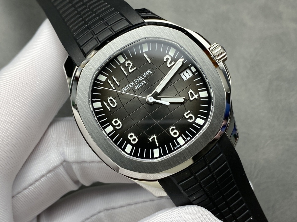 Aquanaut 5167A-001 Patek Philippe Date, Sweep seconds</br> <span style="color: #a8927b; font-size: 90%;">40.8 mm, Stainless steel</span> - Image 3