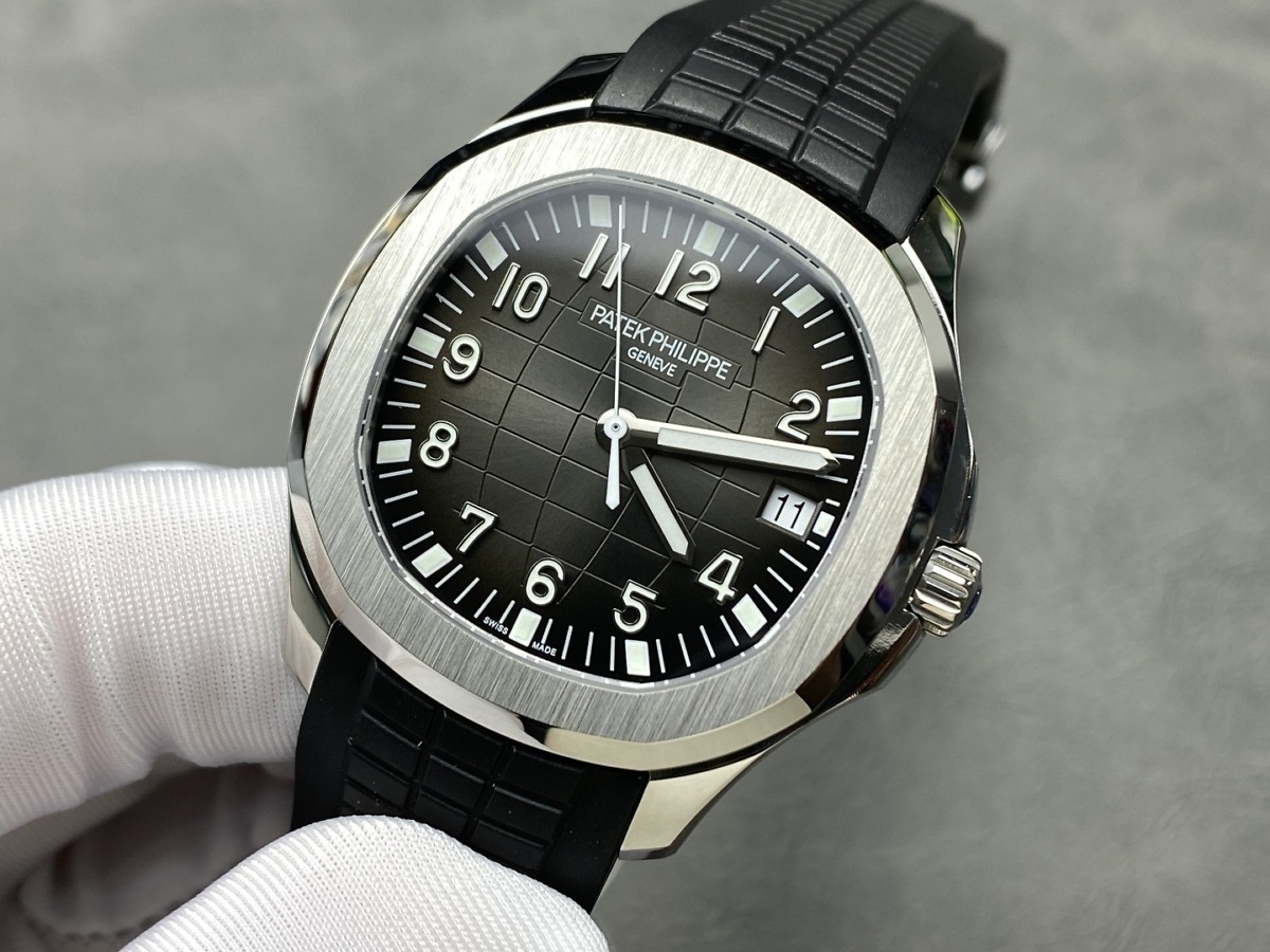 Aquanaut 5167A-001 Patek Philippe Date, Sweep seconds</br> <span style="color: #a8927b; font-size: 90%;">40.8 mm, Stainless steel</span> - Image 4