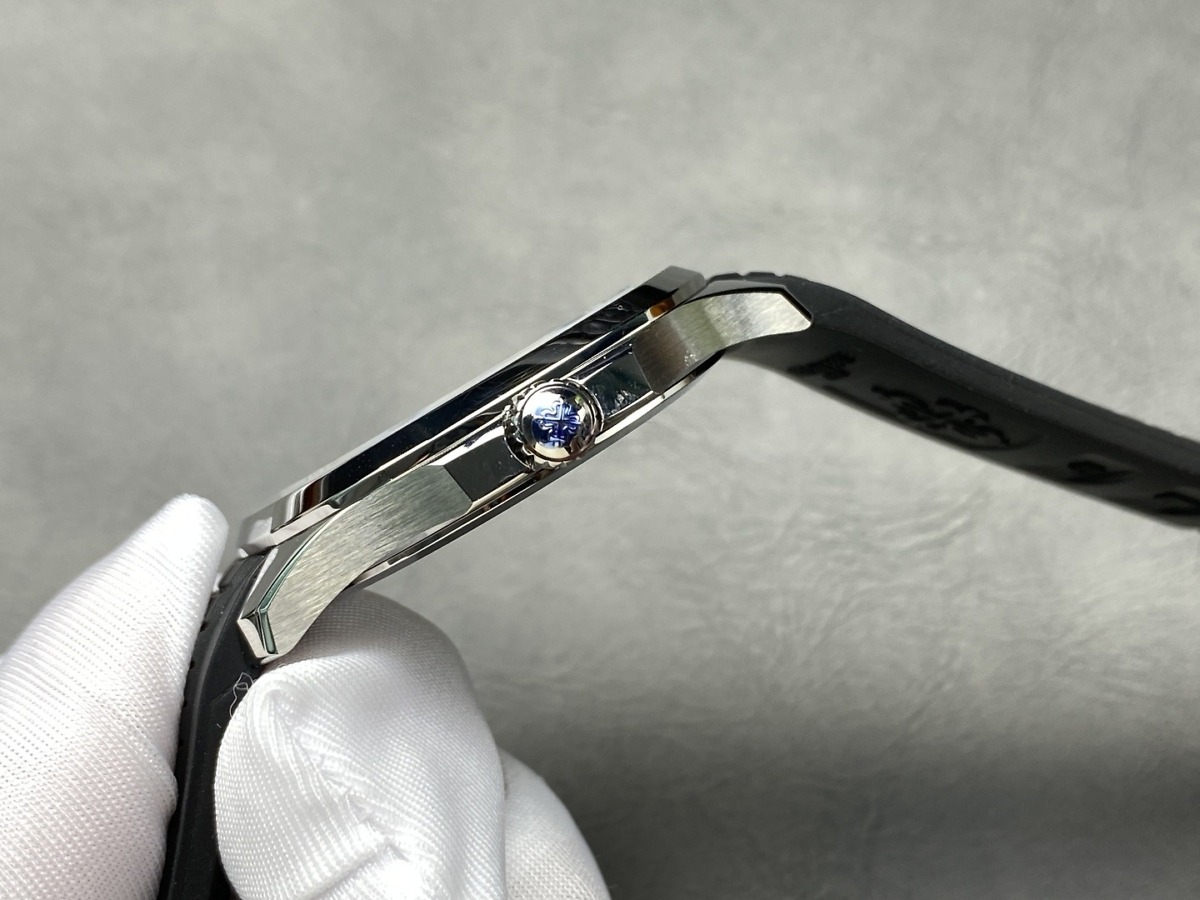 Aquanaut 5167A-001 Patek Philippe Date, Sweep seconds</br> <span style="color: #a8927b; font-size: 90%;">40.8 mm, Stainless steel</span> - Image 7