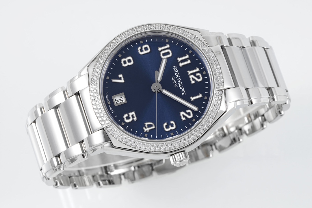 Patek Philippe TWENTY~4 Automatic dial closeup