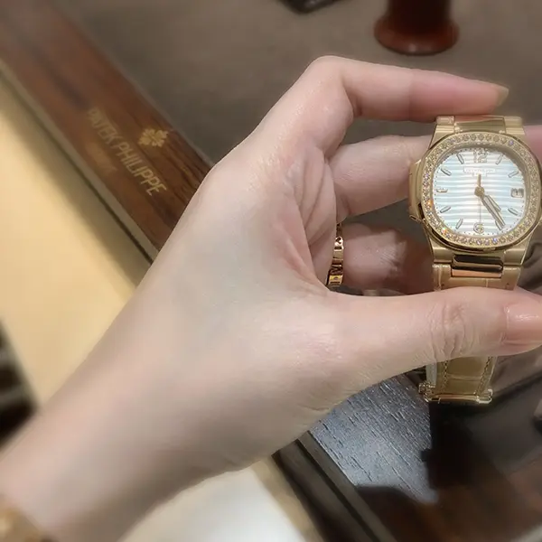 woman's nautilus
