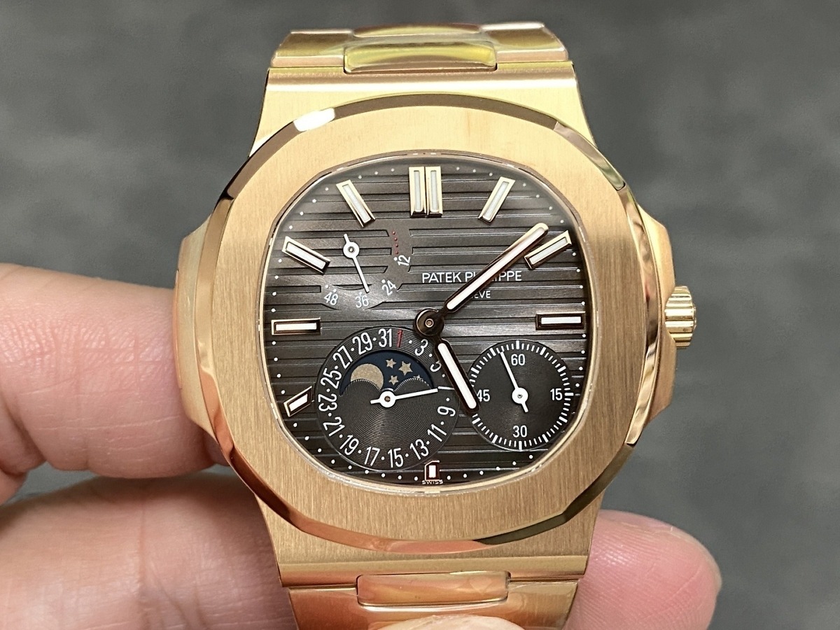 Replica Patek Philippe Nautilus Moon phases</br> <span style="color: #a8927b; font-size: 90%;">40 mm,Gold, Dark Dial, 5712/1A</span> - Image 4