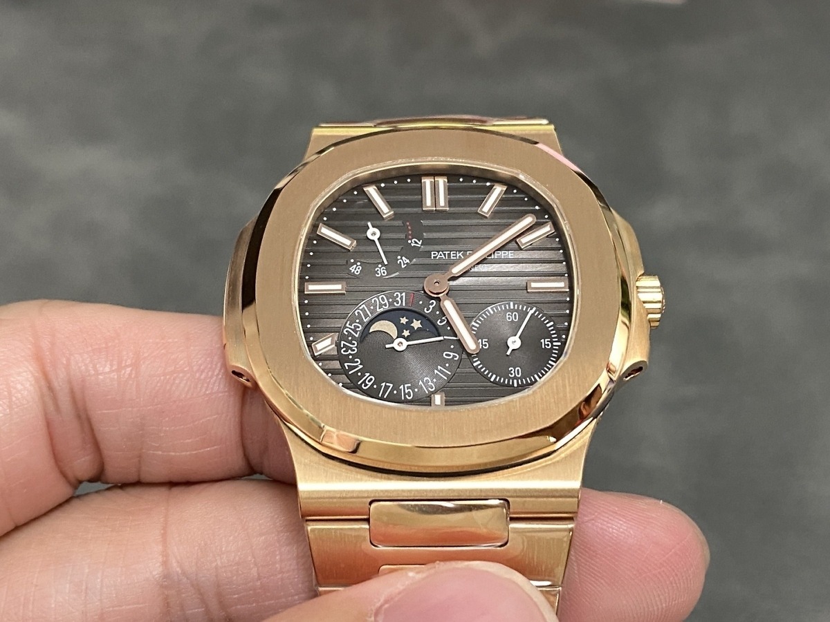 Replica Patek Philippe Nautilus Moon phases</br> <span style="color: #a8927b; font-size: 90%;">40 mm,Gold, Dark Dial, 5712/1A</span> - Image 5