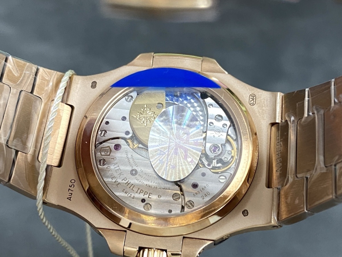 Replica Patek Philippe Nautilus Moon phases</br> <span style="color: #a8927b; font-size: 90%;">40 mm,Gold, Dark Dial, 5712/1A</span> - Image 8
