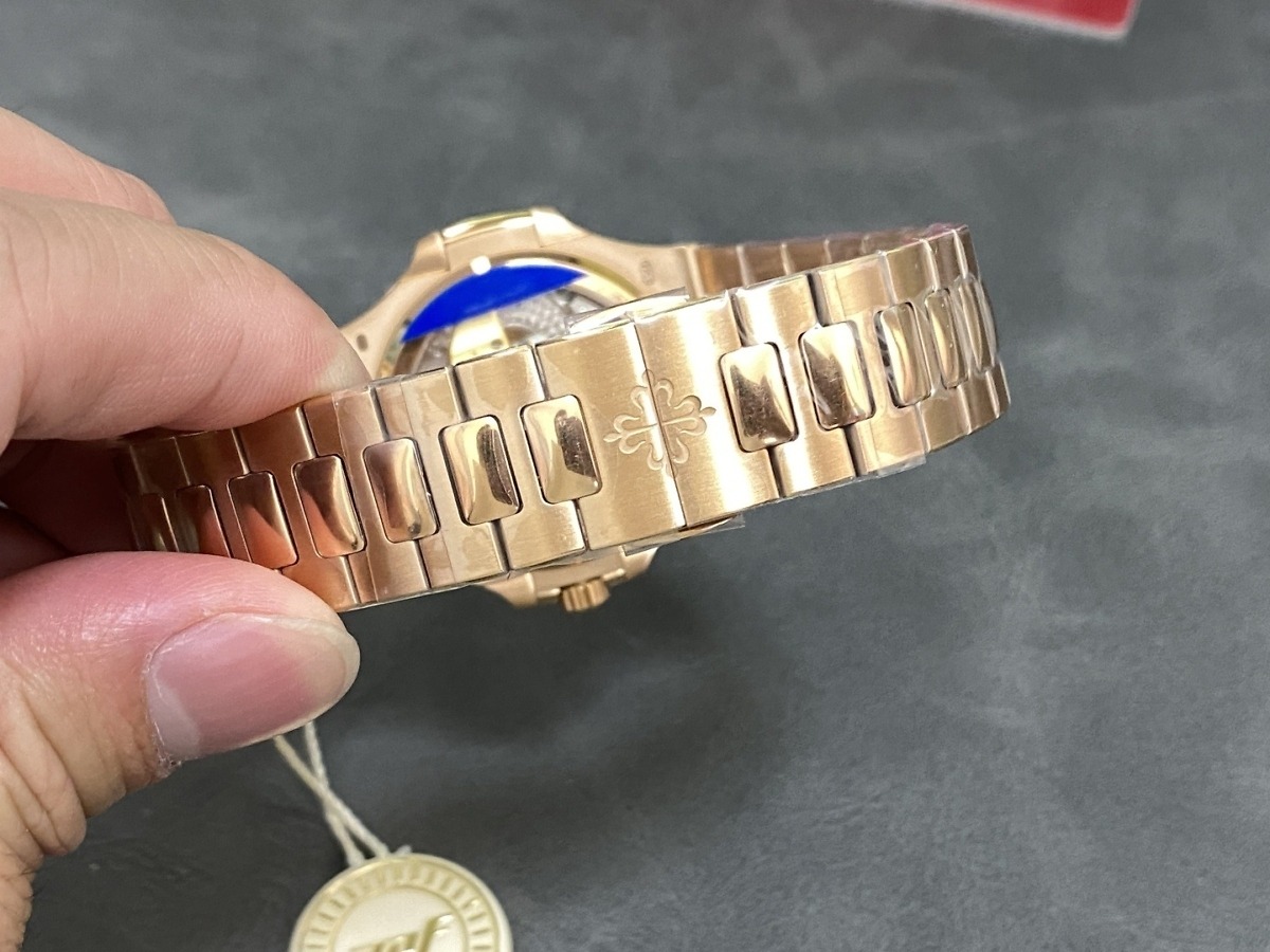 Replica Patek Philippe Nautilus Moon phases</br> <span style="color: #a8927b; font-size: 90%;">40 mm,Gold, Dark Dial, 5712/1A</span> - Image 9