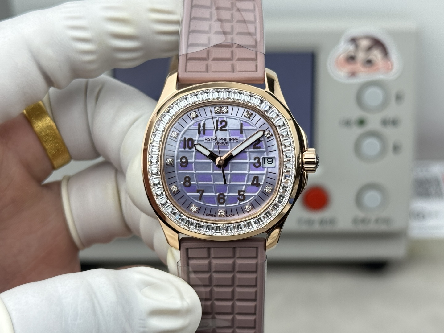 Aquanaut 5067A Replica Luce Travel Time bracelet detail