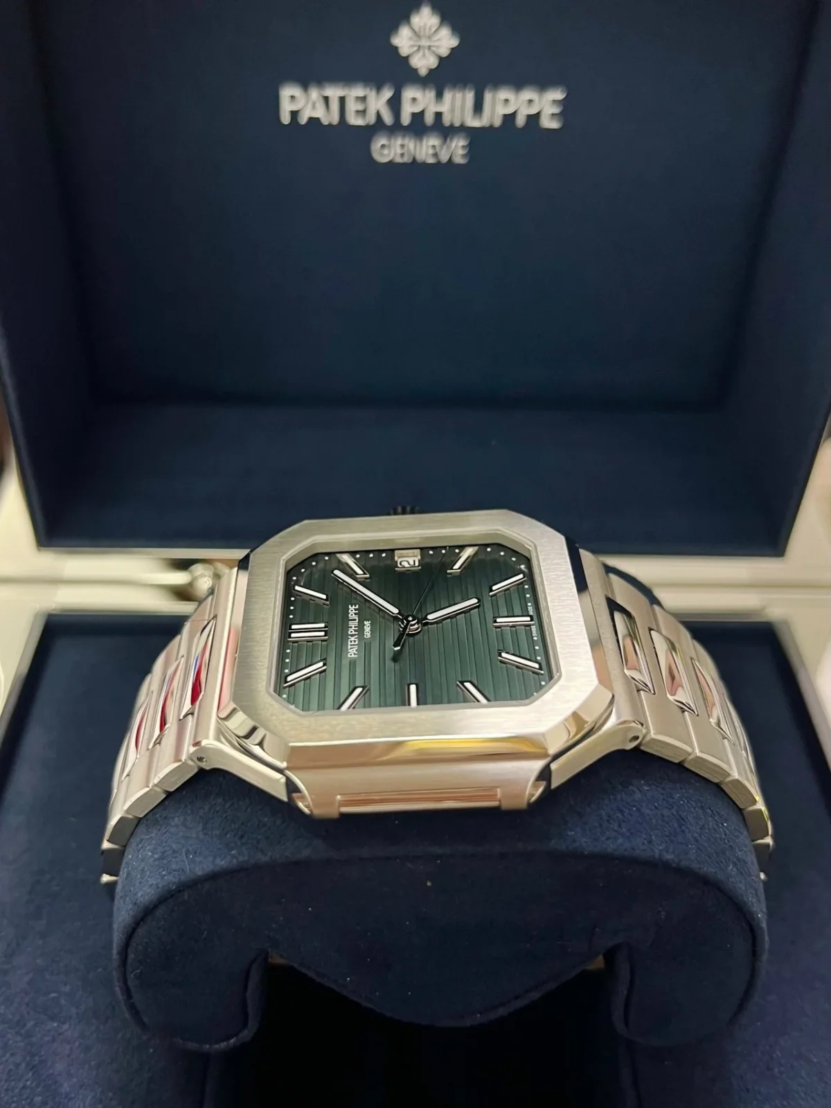 Cubitus 5821/1A Patek Philippe </br> <span style="color: #a8927b; font-size: 90%;">45 mm Green Dial</span> - Image 5