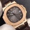 Nautilus 5711G bracelet and clasp detail