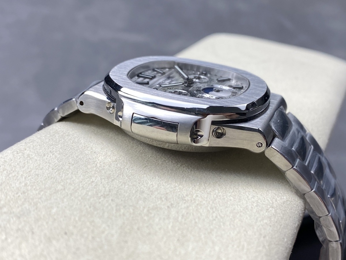 Replica Nautilus 5740/1G-001 Patek Philippe Perpetual Calendar</br> <span style="color: #a8927b; font-size: 90%;">40 mm,White gold, White Dial </span> - Image 7