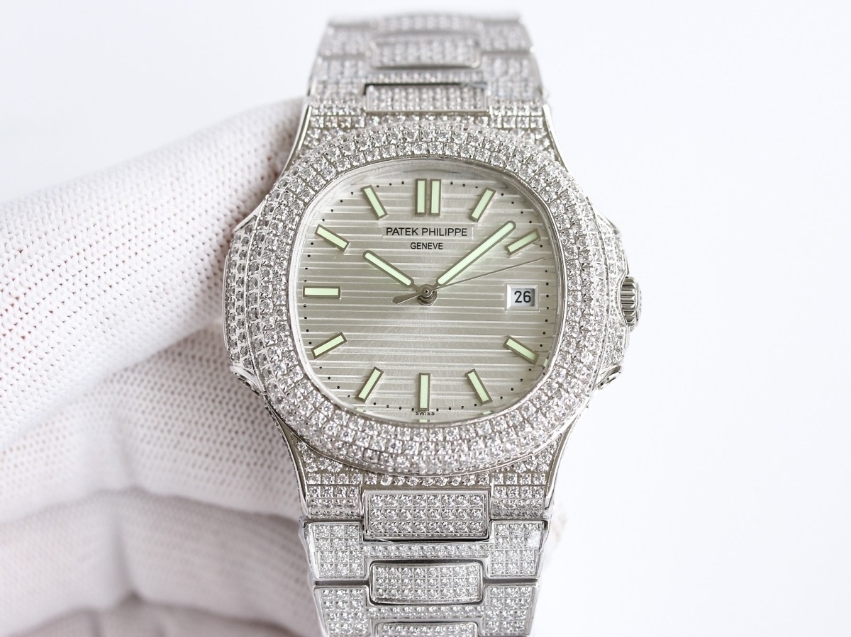 Replica Nautilus 5711-1300A-001 Patek Philippe </br> <span style="color: #a8927b; font-size: 90%;">40 mm, White Dial, Iced Out</span> - Image 2