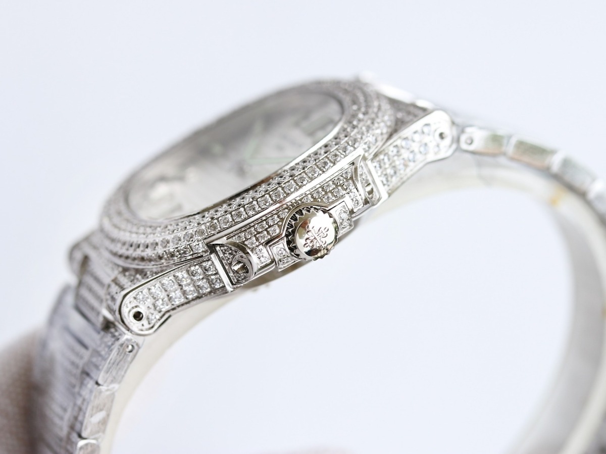 Replica Nautilus 5711-1300A-001 Patek Philippe </br> <span style="color: #a8927b; font-size: 90%;">40 mm, White Dial, Iced Out</span> - Image 6