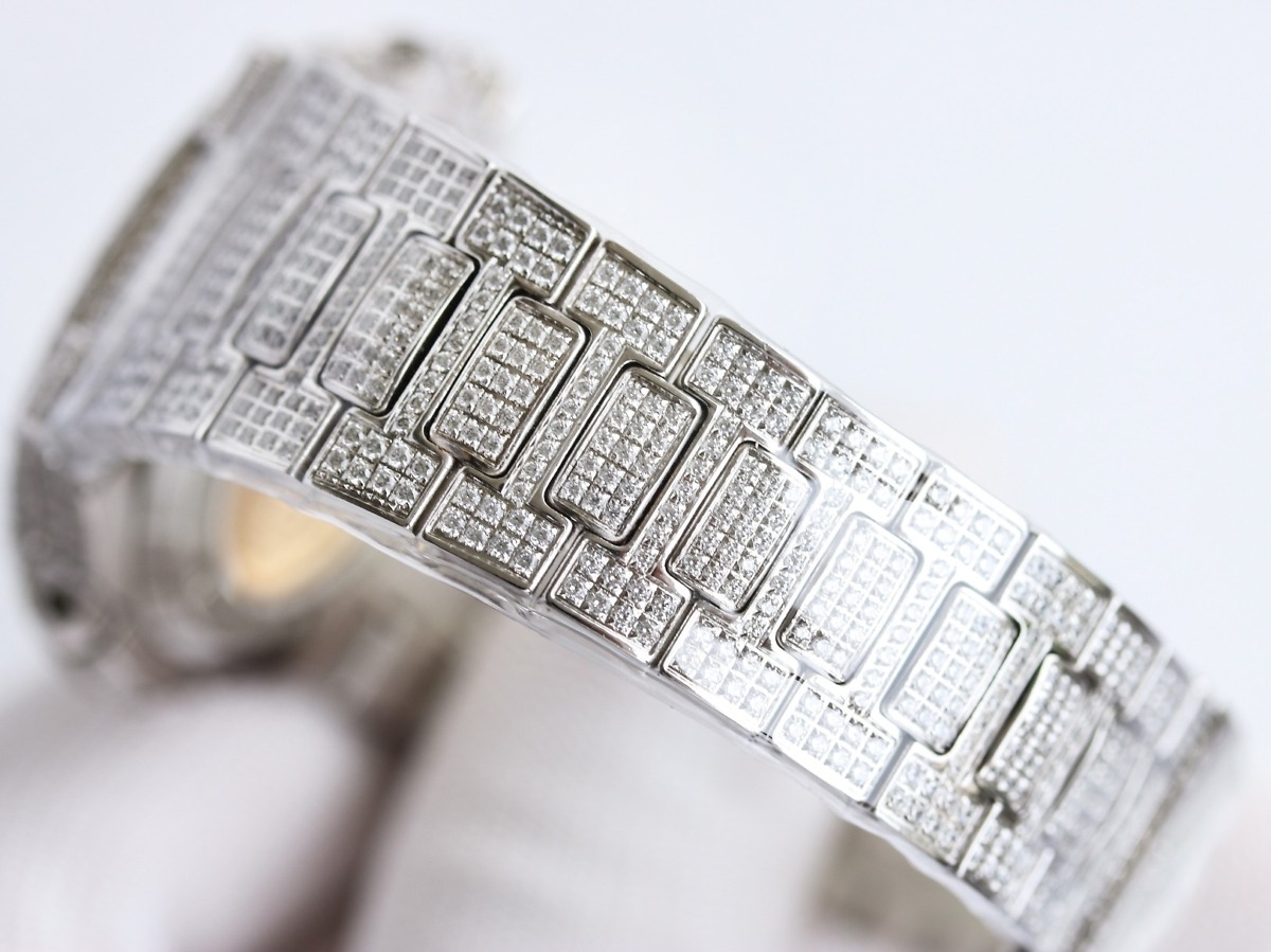 Replica Nautilus 5711-1300A-001 Patek Philippe </br> <span style="color: #a8927b; font-size: 90%;">40 mm, White Dial, Iced Out</span> - Image 7