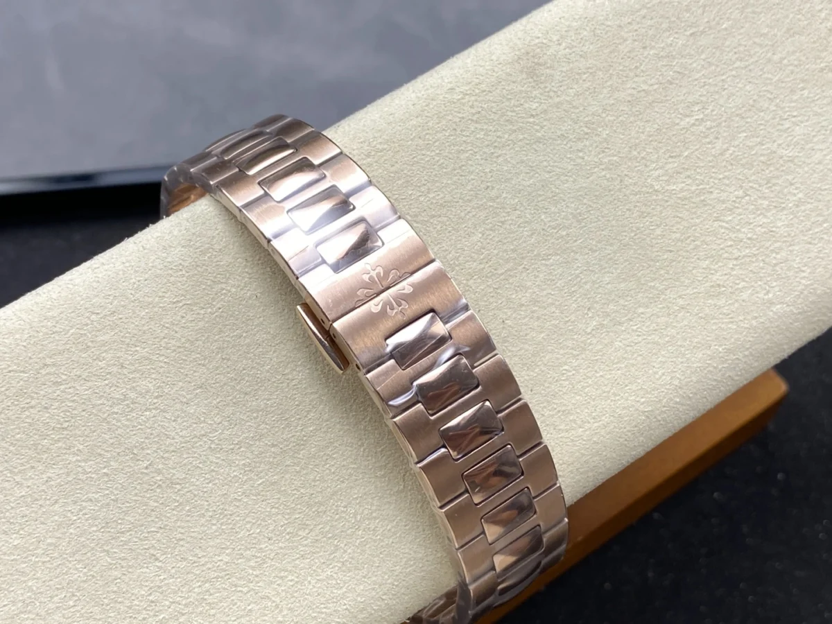 Replica Cubitus 5821 Patek Philippe </br> <span style="color: #a8927b; font-size: 90%;">45 mm Rose Gold White Dial</span> - Image 3