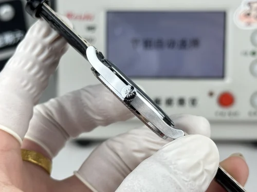 Replica Patek Philippe Calatrava 6119R-002 white gold 39mm black dial leather strap