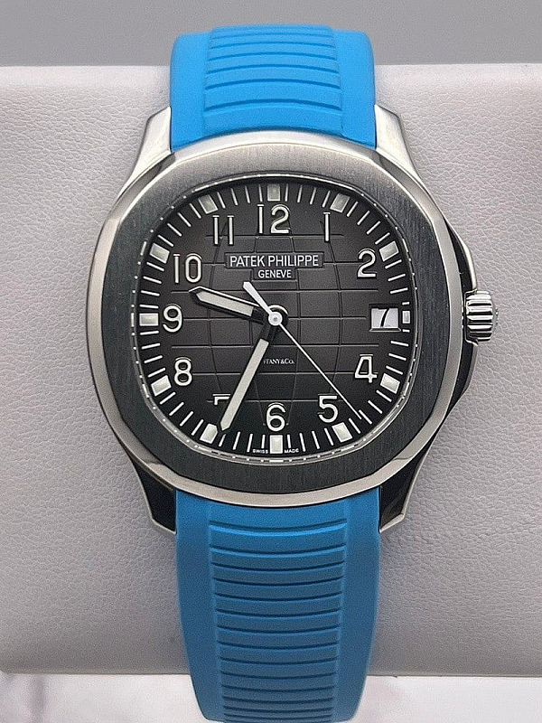Patek Philippe Aquanaut 5167A black dial tropical rubber strap