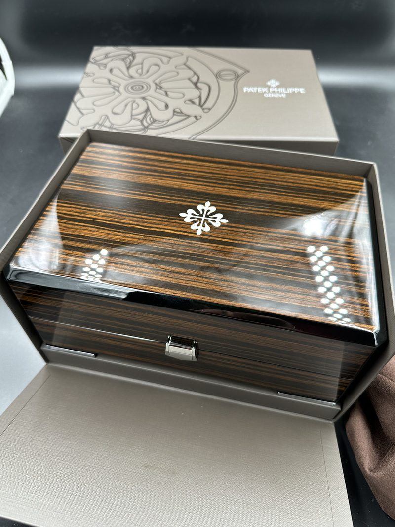 Ausstellung der Patek Philippe Nautilus Kollektion